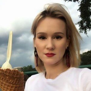 Meet your Posher, Romina